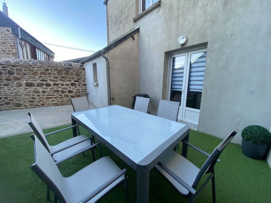 Gite Comme Chez Soi Ducey Les Cheris Exterior foto