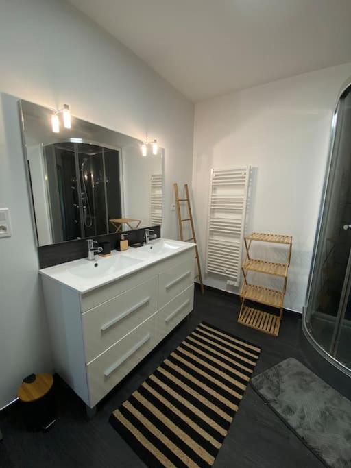 Gite Comme Chez Soi Ducey Les Cheris Exterior foto